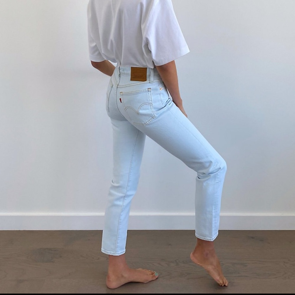 Levi’s Wedgie Jeans in Faint Hearted Clean